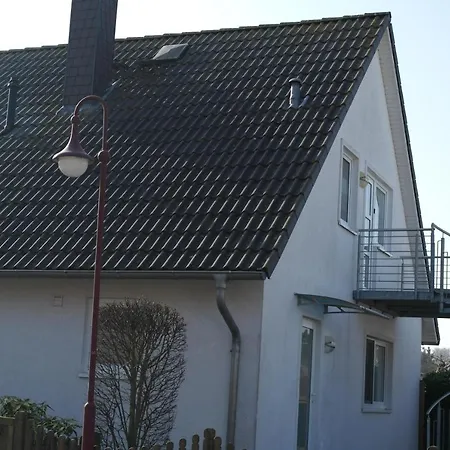 Villa Zum Ostseestern, Fewo Og Apartment *